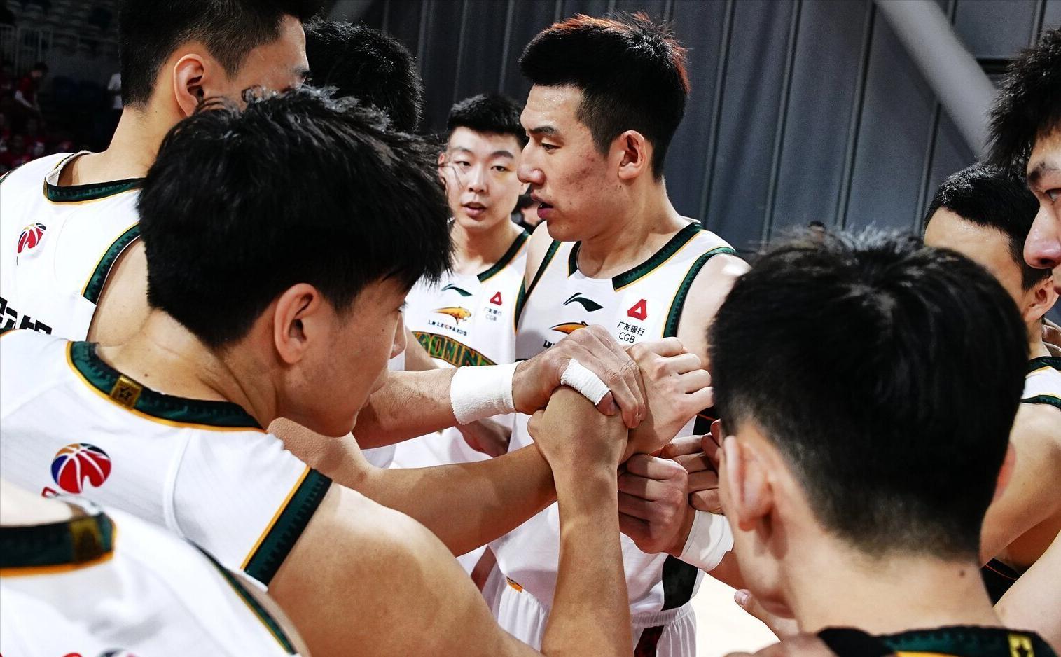 乌法115k欧元买断阿加波夫，结束租借正式加盟
